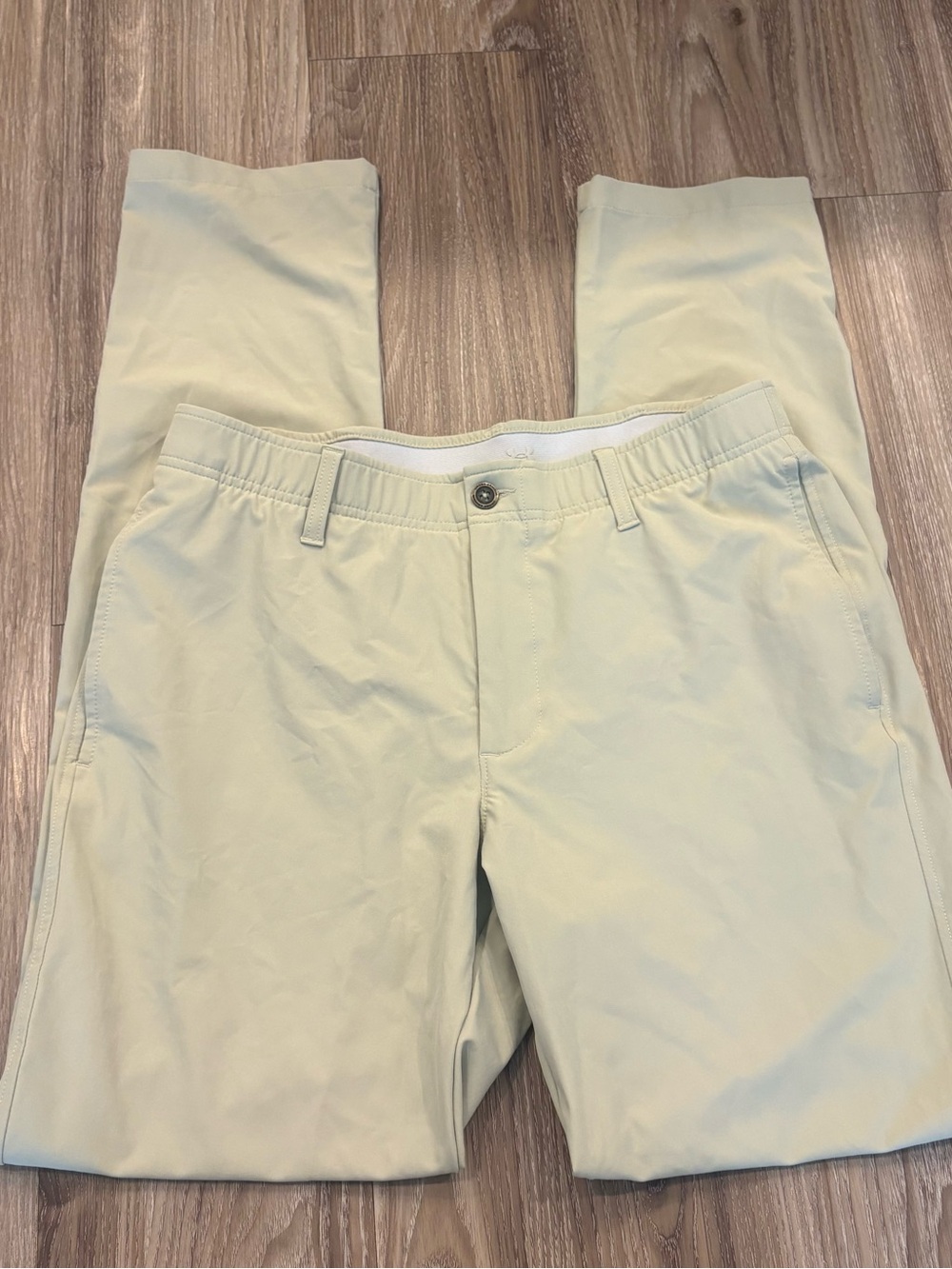 Under Armour Men’s Chino Pants in Light Khaki